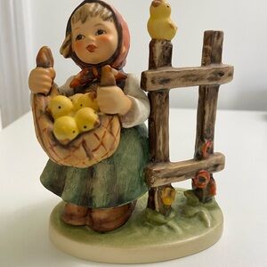 Hummel Figurine Chicken Licken